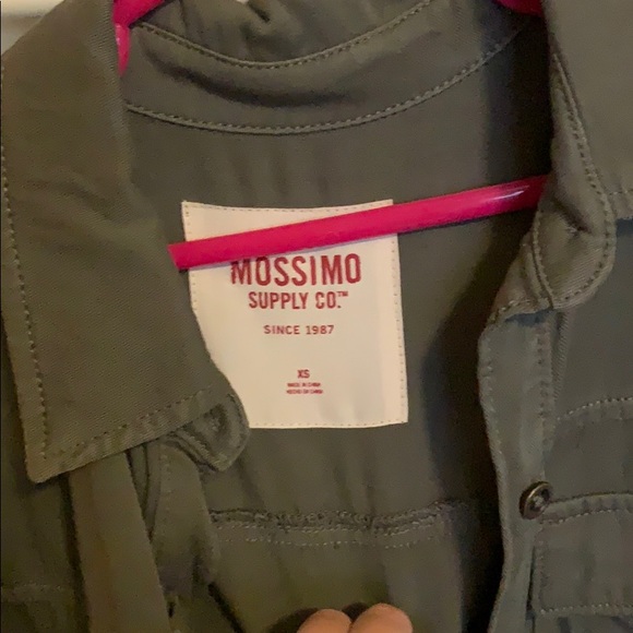 Mossimo button up - Picture 3 of 3